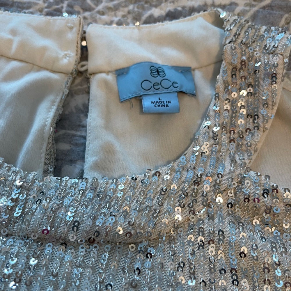 NWOT! CeCe Sequined Cold Shoulder Blouse white silver champagne size large - Picture 3 of 7
